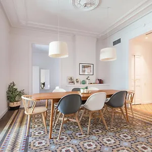 Apartment 6 En Apartamento Modernista En El Corazon De, Barcelona